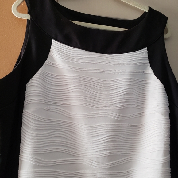 Calvin Klein Black and White Textured Midi Dress - Picture 3 of 9